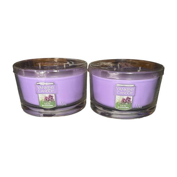 Yankee Candle Set of 2 3 Wick Candle 17oz - Lilac Blossoms - Picture 1 of 1